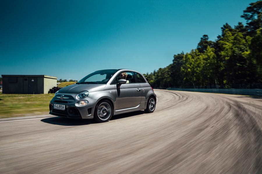  Abarth 595C (312) 2016 года  (WW) (фото 7 из 26)
